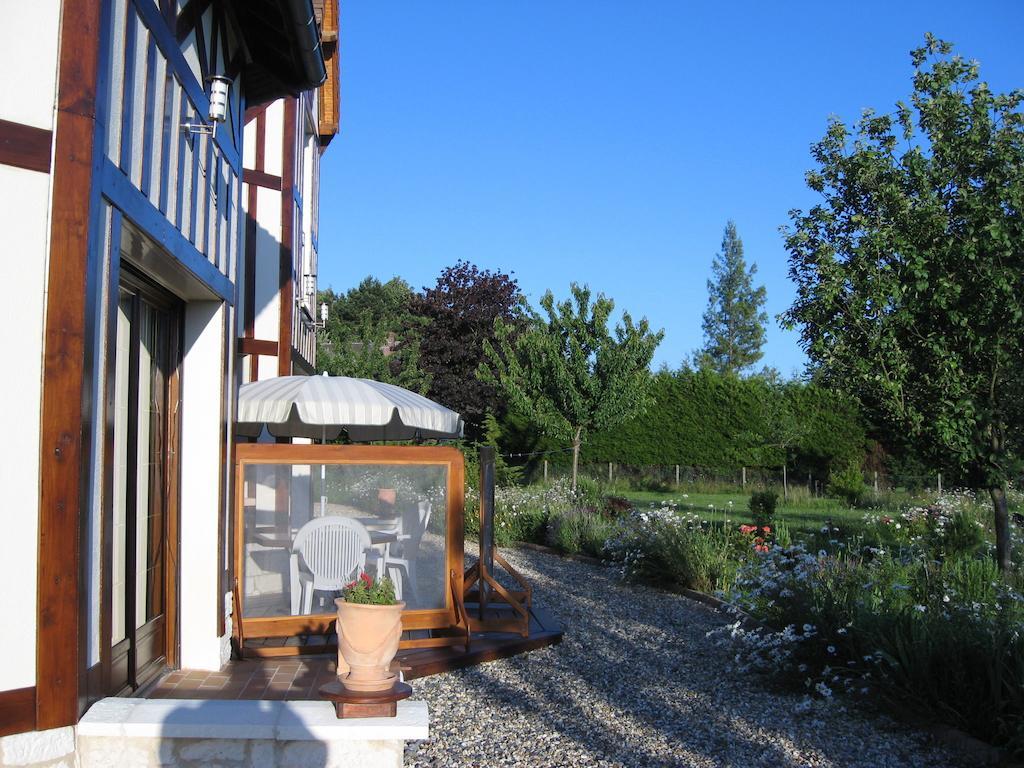 Le Mont D'Auge Bed and Breakfast Canapville  Exterior foto